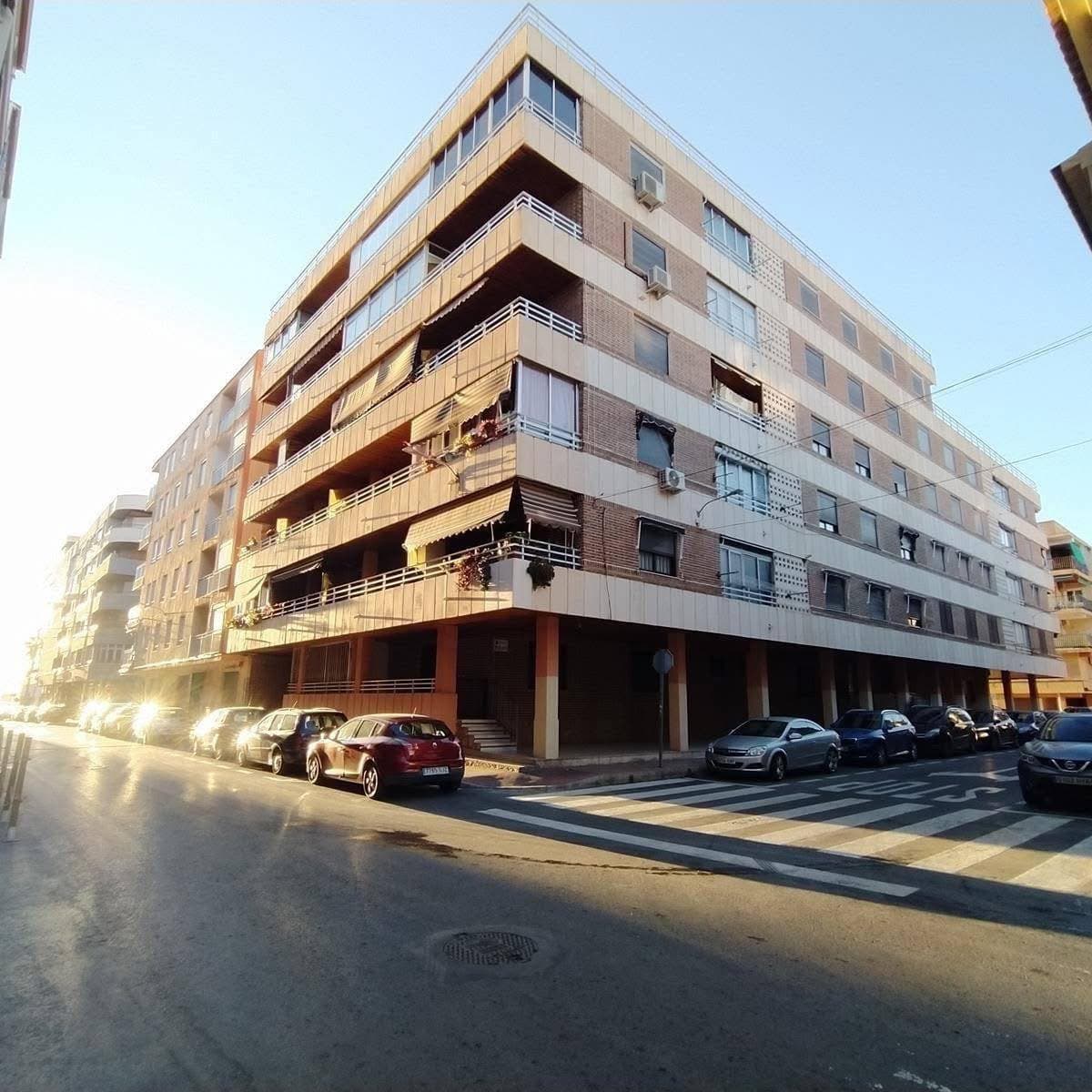 Fantasztikus lehetőség Torreviejában, a Feel-Ing kínálatában!